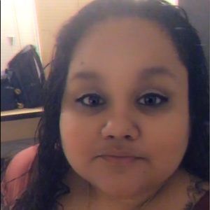 Meet your Posher, Leeann